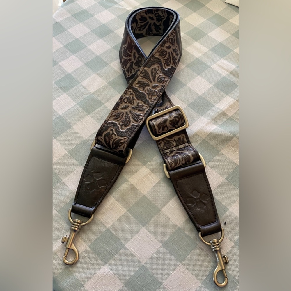 🔥- Patricia Nash like new - Adjustable Guitar Strap. Extends to 60"